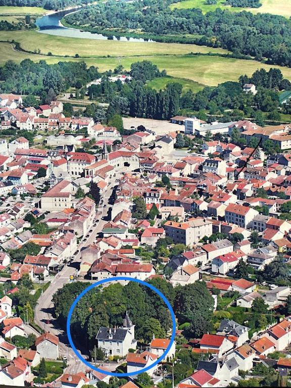 La Maison Bleue   la Charade  *